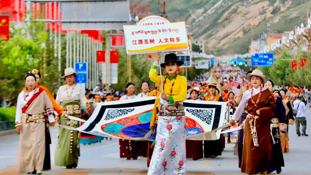 三江源生態(tài)文化旅游節(jié)現(xiàn)場.jpg